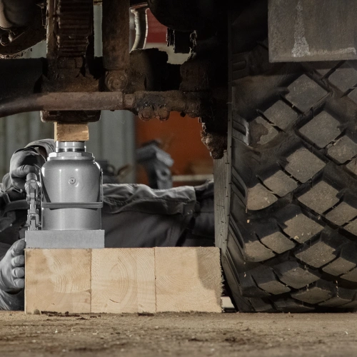 Домкрат гидравлический бутылочный, 30 т, h подъема 244-370 мм Matrix купить в Москве с доставкой по всей России | ProtosMarket.ru