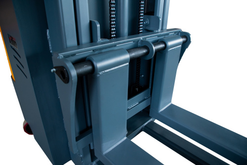 Штабелер самоходный 2,0 т 3,5 м XILIN CDD20K-EN 24/165 В/Ач (с платформой) купить в Москве с доставкой по всей России | ProtosMarket.ru