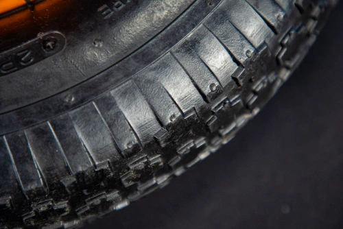 Колесо пневматическое резиновое 387 мм 4.00-8 (подшипник 12 мм) по ценам производителя в Москве с доставкой по всей России