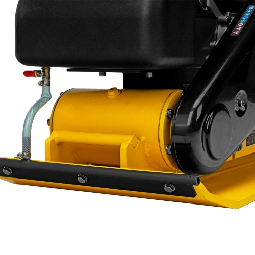 Виброплита бензиновая VC-30W, 30 кН, 60*45 см, 196 см3, бак для воды Denzel купить в Москве с доставкой по всей России | ProtosMarket.ru