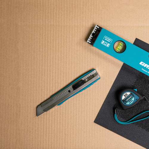 Нож, 195 мм, металлический корпус, выдвижное сегментное лезвие 25 мм (SK-5) металлическая направляющая, клипса для ремня Gross купить в Москве с доставкой по всей России | ProtosMarket.ru