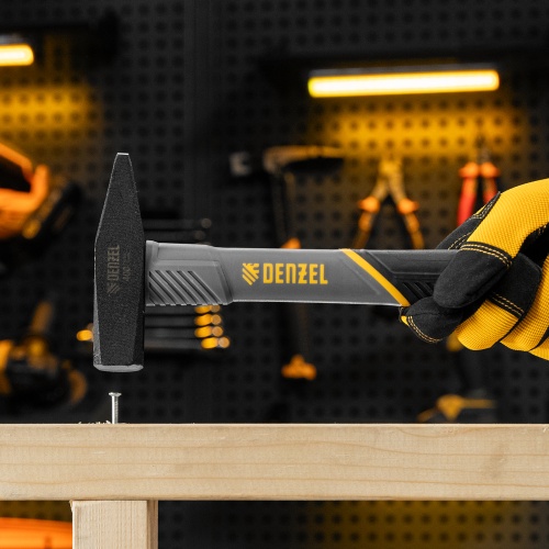 Молоток слесарный, 400 г, кованый, фибергласовая рукоятка c TPR покрытием Denzel купить в Москве с доставкой по всей России | ProtosMarket.ru