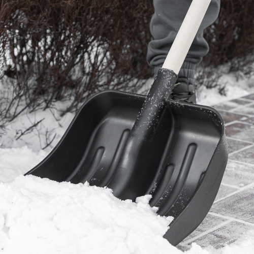Лопата для уборки снега пластиковая, 360 х 405 х 1550 мм, деревянный черенок в/с, Сибртех купить в Москве с доставкой по всей России | ProtosMarket.ru