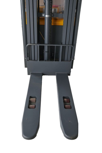 Штабелер самоходный 1,5 т 5,6 м XILIN CDDR15-III 24/200 В/Ач (сопровождаемый) купить в Москве с доставкой по всей России | ProtosMarket.ru