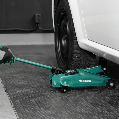 Домкрат гидравлический подкатной, 2 т, 135-320 мм Сибртех купить в Москве с доставкой по всей России | ProtosMarket.ru