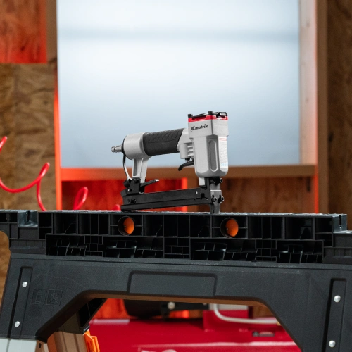 Степлер пневматический для прямоугольных скоб от 10 до 22 мм Matrix по ценам производителя в Москве с доставкой по всей России