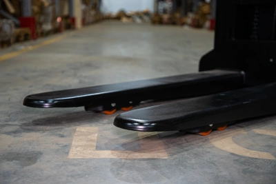 Штабелер самоходный 1,5 т 3,0 м TOR WS15H-3000SC PRO Li-ion 24/60 В/Ач контр. скорости подъема по ценам производителя в Москве с доставкой по всей России