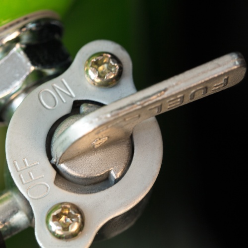 Генератор бензиновый БС-1200, 1 кВт, 230 В, четырехтактный, 5.5 л, ручной стартер Сибртех купить в Москве с доставкой по всей России | ProtosMarket.ru