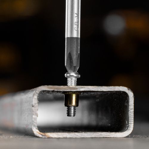 Заклепки резьбовые, стальные, оцинкованные, М4, пластиковый кейс, 140 шт. Denzel купить в Москве с доставкой по всей России | ProtosMarket.ru