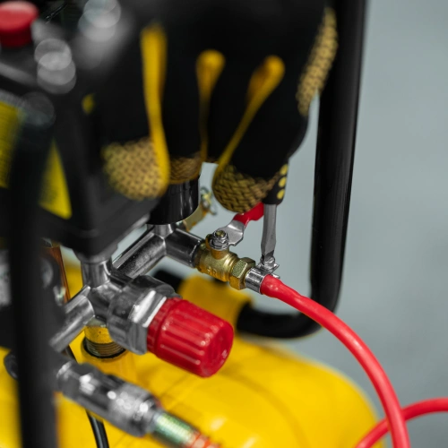 Компрессор воздушный BCW3000-T/100, ременный привод, 3.0 кВт, 100 литров, 520 л/мин Denzel по ценам производителя в Москве с доставкой по всей России