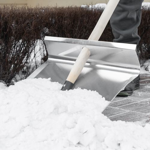 Лопата для уборки снега тротуарная, алюминиевая,500х400х1420мм, деревянный черенок, Сибртех купить в Москве с доставкой по всей России | ProtosMarket.ru