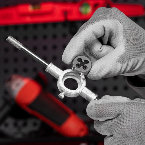 Набор метчиков и плашек М2-М18, 110 шт, металлический кейс Matrix купить в Москве с доставкой по всей России | ProtosMarket.ru