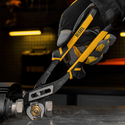 Набор инструментов, 1/2", 1/4", CrV, S2, пластиковый кейс, 122 предмета Denzel купить в Москве с доставкой по всей России | ProtosMarket.ru