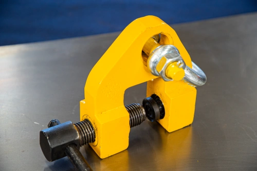 Захват струбцинный вертикальный ZSV (г/п 1,5 т, лист 0-35мм) купить в Москве с доставкой по всей России | ProtosMarket.ru