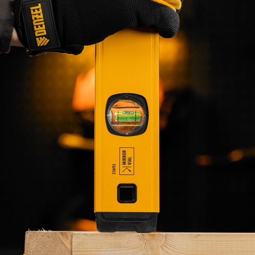 Уровень алюминиевый, магнит, фрезерованный, 3 глазка (1 зеркал.) 0,5 мм/м, 800 мм Denzel купить в Москве с доставкой по всей России | ProtosMarket.ru