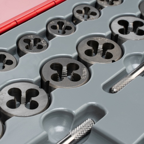 Набор метчиков и плашек М2-М18, 110 шт, металлический кейс Matrix купить в Москве с доставкой по всей России | ProtosMarket.ru