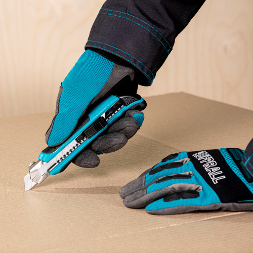 Нож, 170 мм, обрезиненный ABS-корпус, выдвижное сегментное лезвие 18 мм (SK-5) металлическая направляющая, 5 запасных лезвий Gross купить в Москве с доставкой по всей России | ProtosMarket.ru