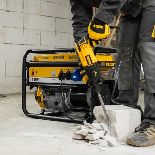 Генератор бензиновый GE 8900, 8.5 кВт, 220 В/50 Гц, 25 л, ручной старт Denzel купить в Москве с доставкой по всей России | ProtosMarket.ru