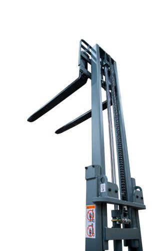 Штабелер самоходный 1,0 т 3,0 м XILIN CPD10W с наклоном мачты и противовесом 24/105 В/Ач купить в Москве с доставкой по всей России | ProtosMarket.ru