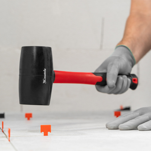 Киянка резиновая, 910 г, черная резина, фибергласовая рукоятка Matrix купить в Москве с доставкой по всей России | ProtosMarket.ru