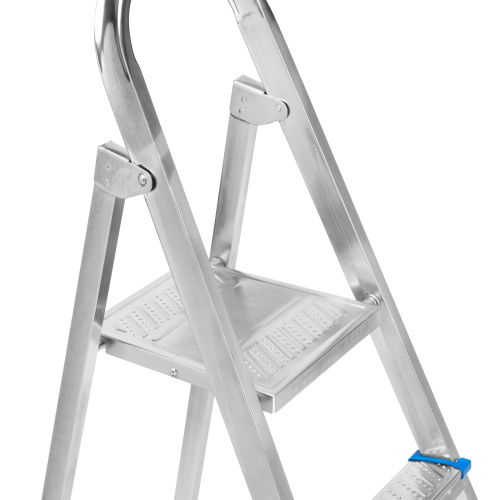 Стремянка, 4 ступени, стальная, оцинкованная Сибртех купить в Москве с доставкой по всей России | ProtosMarket.ru