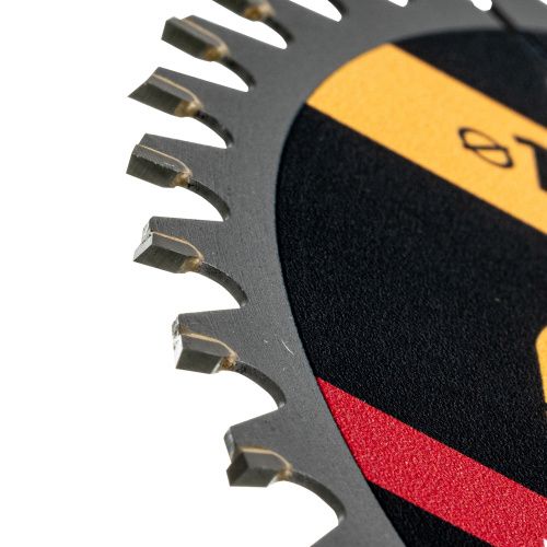 Пильный диск по дереву ф185 х 20 мм, 60 зубьев Denzel купить в Москве с доставкой по всей России | ProtosMarket.ru