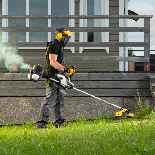 Триммер бензиновый DGT 430, 43 см3, 2.5 л. с, неразъемная штанга, состоит из 2 частей Denzel купить в Москве с доставкой по всей России | ProtosMarket.ru