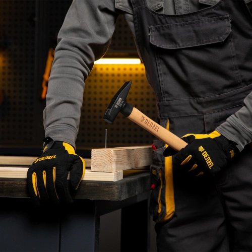 Молоток слесарный, 300 г, кованый квадратный боек, буковая рукоятка Denzel купить в Москве с доставкой по всей России | ProtosMarket.ru