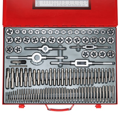 Набор метчиков и плашек М2-М18, 110 шт, металлический кейс Matrix купить в Москве с доставкой по всей России | ProtosMarket.ru