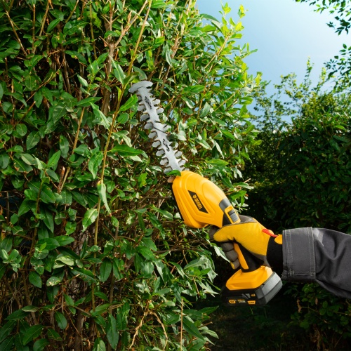 Ножницы-кусторез аккумуляторные  CGS-100, 18В Li-Ion// Denzel купить в Москве с доставкой по всей России | ProtosMarket.ru