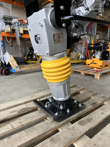 Вибротрамбовка 70 кг, 20 кН (Honda), чугунный корпус TOR RM-80 купить в Москве с доставкой по всей России | ProtosMarket.ru