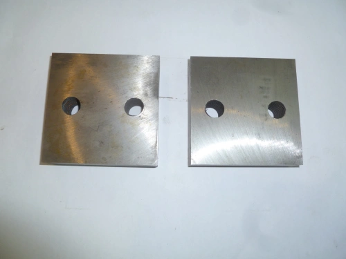 Нож для резчика арматуры ТСС GQ-50,A.N (к-т из 2-х деталей  с 2 отверстиями М16,90х90х26 мм) по ценам производителя в Москве с доставкой по всей России