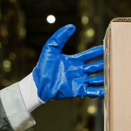 Перчатки полиэфирные с синим нитрильным покрытием, размер 9, 13 класс вязки Сибртех купить в Москве с доставкой по всей России | ProtosMarket.ru