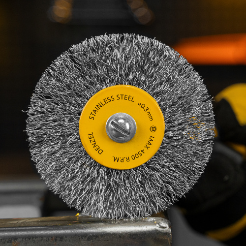 Набор щеток для дрели, 5 Плоских 25-38-50-63-75 мм, шпилька, нерж. вит. проволока Denzel купить в Москве с доставкой по всей России | ProtosMarket.ru