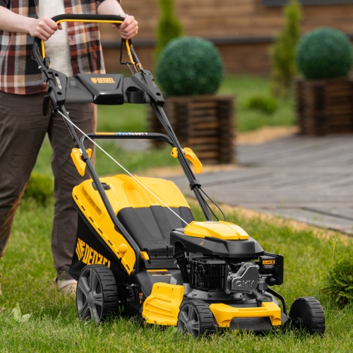 Газонокосилка бензиновая GLD-460SP, 146 куб.см, ширина 46 см, привод 7 уровней, травосборник 50 л Denzel купить в Москве с доставкой по всей России | ProtosMarket.ru