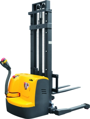 Штабелер самоходный 1,5 т 4,5 м XILIN CTDR15-III 24/200 В/Ач раздвижные вилы и опоры