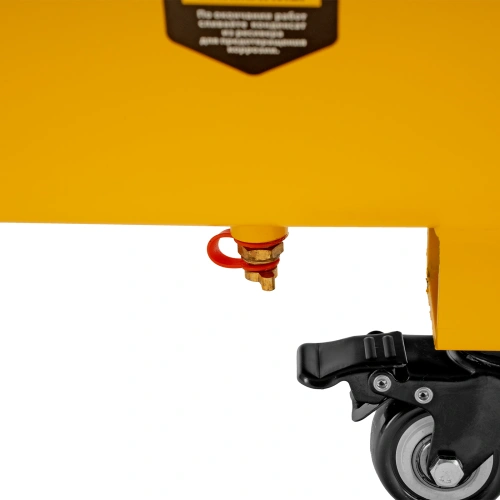 Компрессор безмасляный, малошумный DLS 3300/100, 3300 Вт,3x1100, 100 л, 570 л/мин ,блок управления Denzel по ценам производителя в Москве с доставкой по всей России