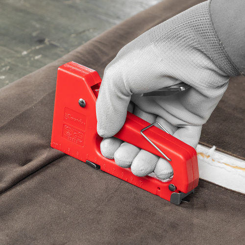 Степлер мебельный пластиковый, тип скобы 53, 4-8 мм Matrix купить в Москве с доставкой по всей России | ProtosMarket.ru