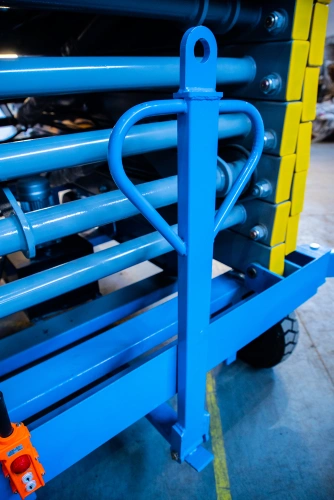 Подъемник ножничный передвижной аккумуляторный 500 кг, 12/14 м, 24/85 В/Ач TOR SJY-0,5-12 DC по ценам производителя в Москве с доставкой по всей России