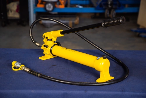 Насос гидравлический односторонний TOR HHB-700 1л (ручной) купить в Москве с доставкой по всей России | ProtosMarket.ru