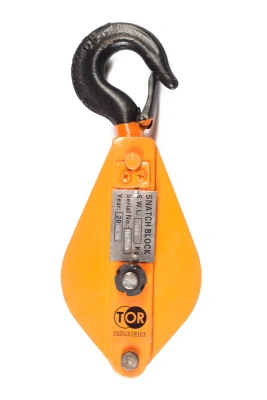 Блок монтажный однорольный с крюком TOR 1 т с откидной щекой (T)