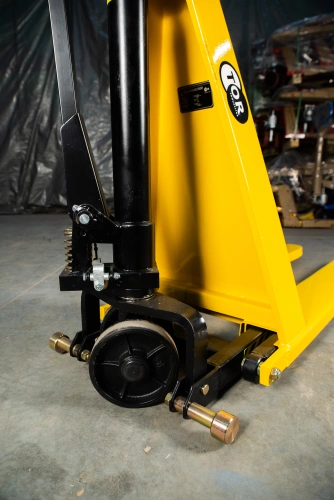 Тележка гидравлическая с ножничным подъемом 1500 кг 1150 мм полиуретановые колеса TOR HLS1500Q (Z)* купить в Москве с доставкой по всей России | ProtosMarket.ru