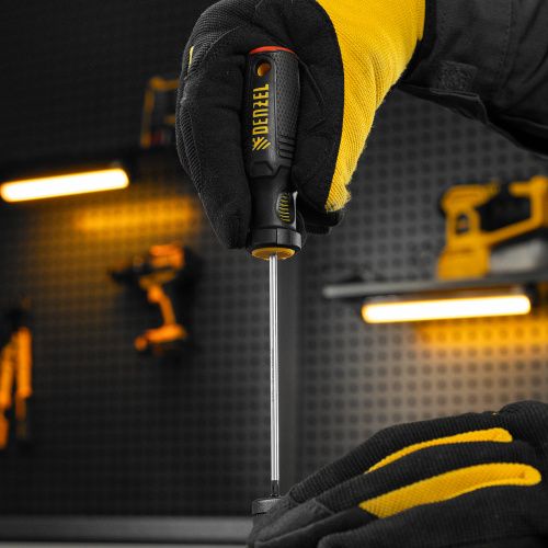 Отвертка, PH0х100 мм, S2, 3к рукоятка Denzel купить в Москве с доставкой по всей России | ProtosMarket.ru