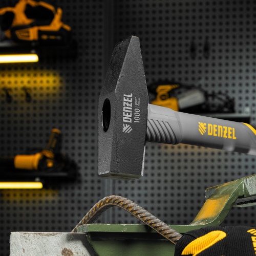 Молоток слесарный, 1000 г, кованый, фибергласовая рукоятка c TPR покрытием Denzel купить в Москве с доставкой по всей России | ProtosMarket.ru