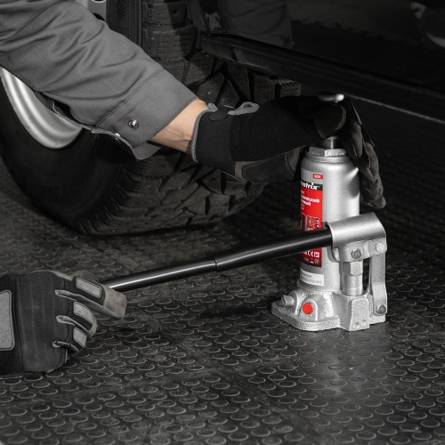 Домкрат гидравлический бутылочный, 4 т, высота подъема 194-372 мм, в пластиковый кейсе Matrix купить в Москве с доставкой по всей России | ProtosMarket.ru